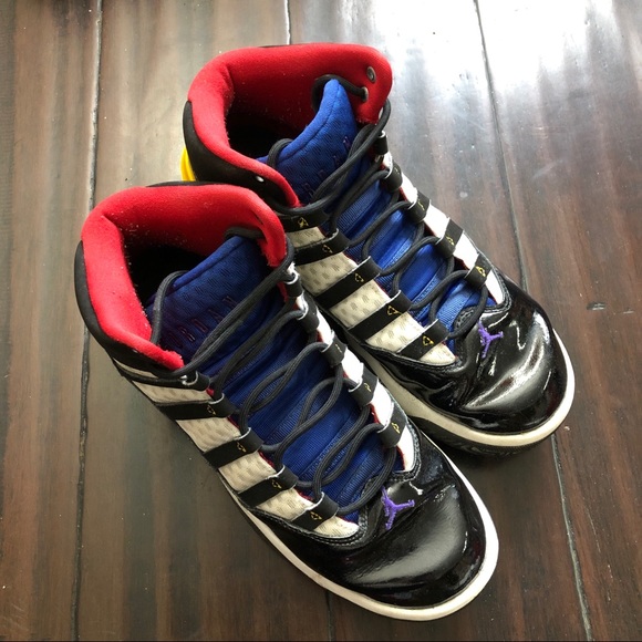 Nike Air Jordan Max Aura Basketball Shoes - Picture 2 of 16